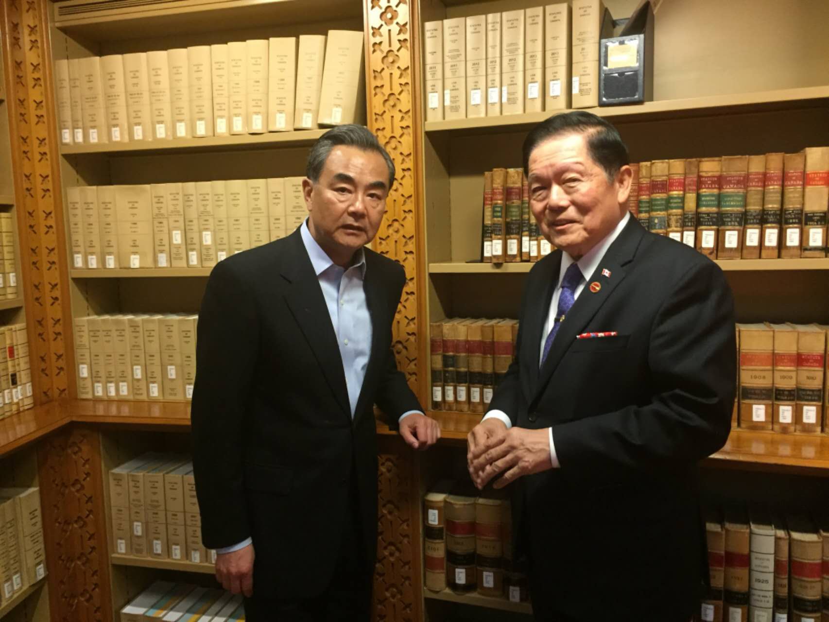 胡子修与王毅外长在加拿大再度会面